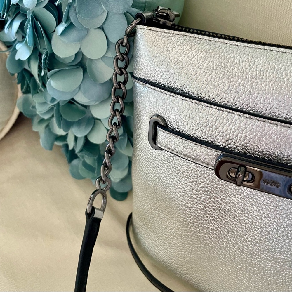 NWOT- Coach Swagger Crossbody Bag Pebbled Leather Dark Silver Gunmetal - Picture 3 of 10
